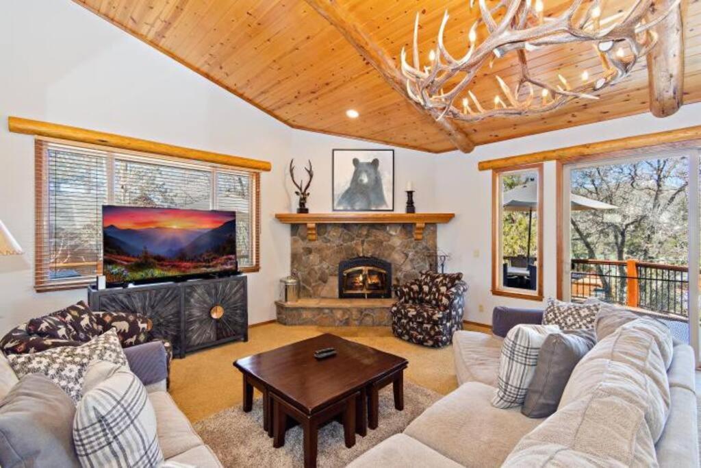 Custom Single Story Cabin With Jacuzzi Pool Table & Big Game Room With Arcade Games Біг-Бер-Лейк Екстер'єр фото