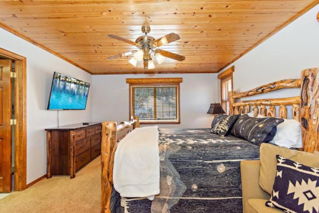 Custom Single Story Cabin With Jacuzzi Pool Table & Big Game Room With Arcade Games Біг-Бер-Лейк Екстер'єр фото