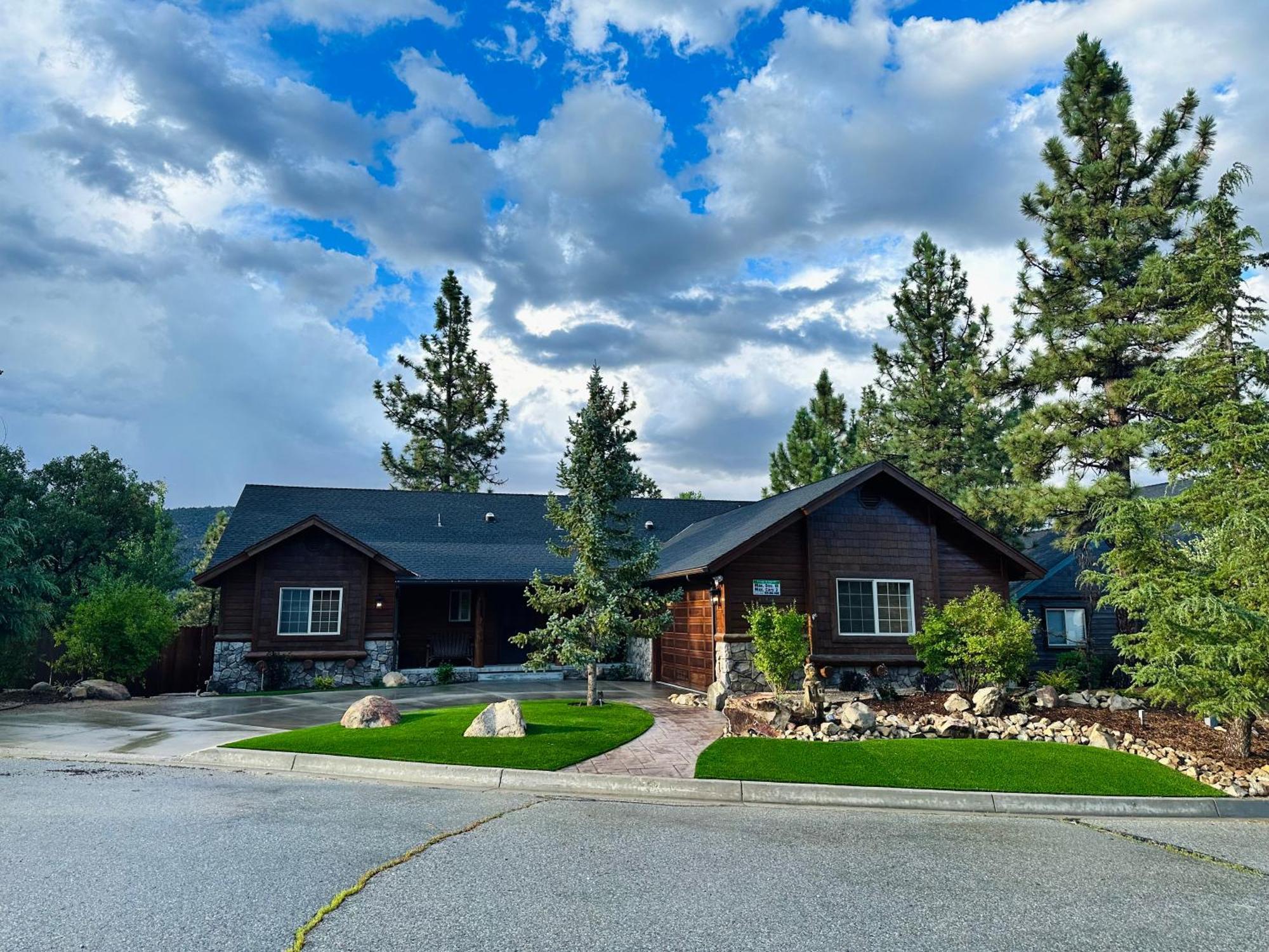 Custom Single Story Cabin With Jacuzzi Pool Table & Big Game Room With Arcade Games Біг-Бер-Лейк Екстер'єр фото